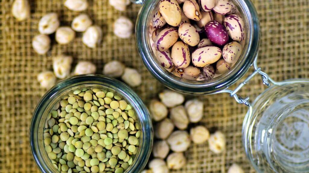 Wie decke ich meinen Proteinbedarf als Veganer?
